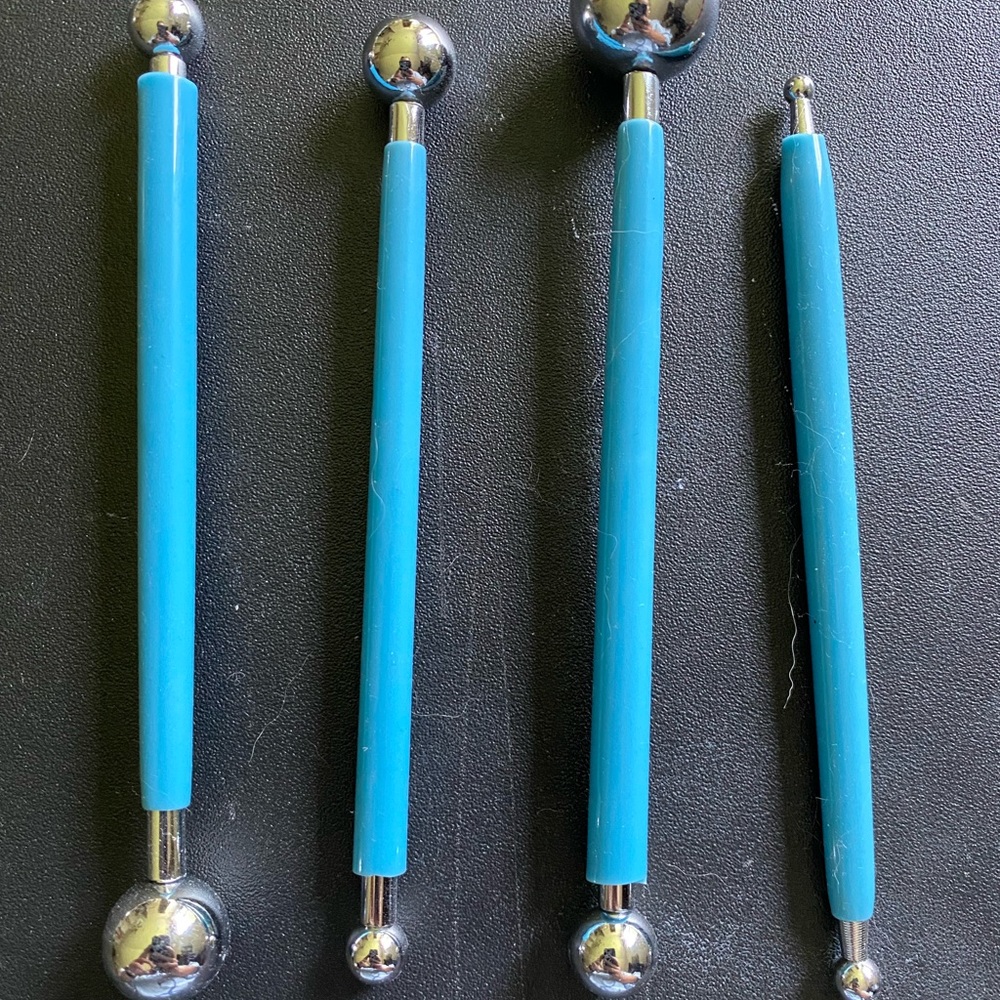 Metal multi sized circular tools. Never used.